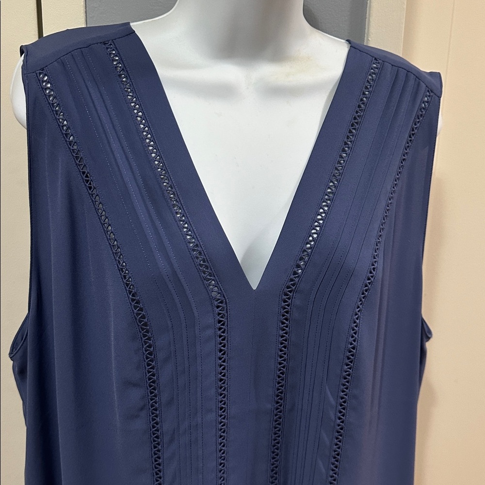 Anne Taylor Elegant Blue Sleeveless Top